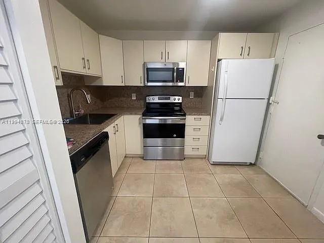 1830 Dixianna St #606 — Photo 5
