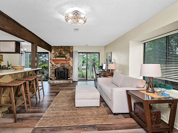 4th image of 99 Leeward Rd