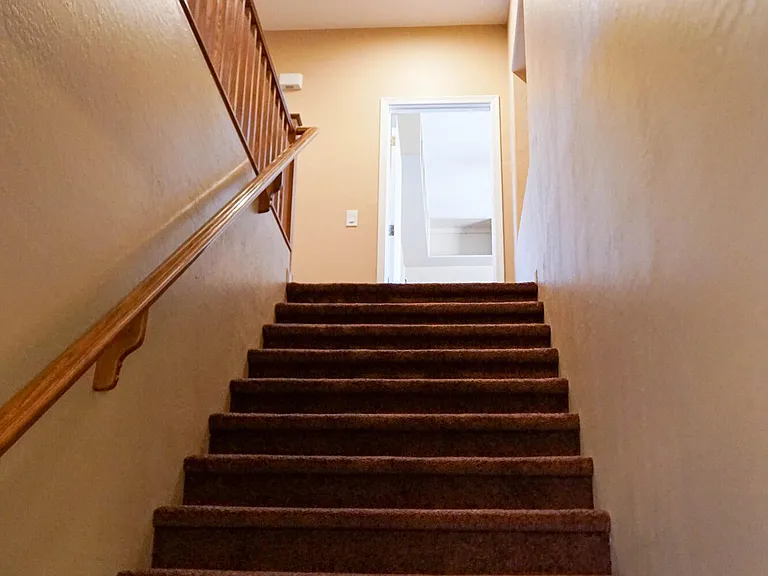 541 N Danielson Way — Photo 38