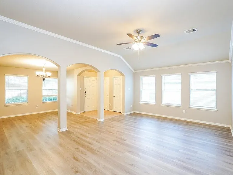 1710 Leafhopper Ln — Photo 5