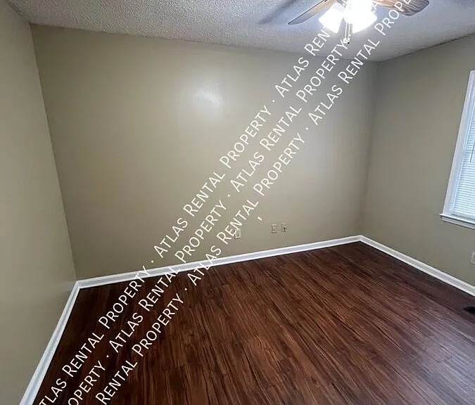 2202 Cheshire Dr — Photo 8