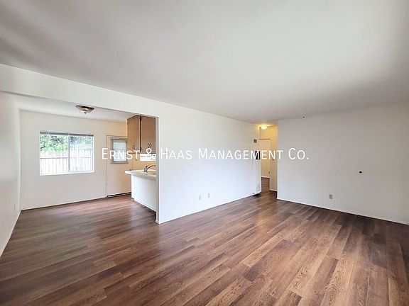 5th image of 3634 E Vermont St