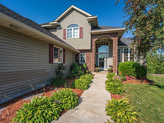 3rd image of 852 Bridle Creek Dr