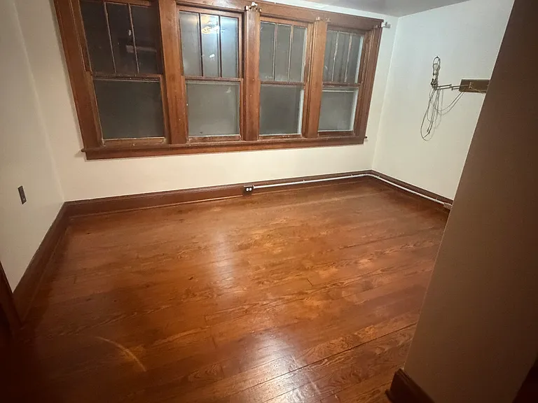 Upstairs Bedroom 1