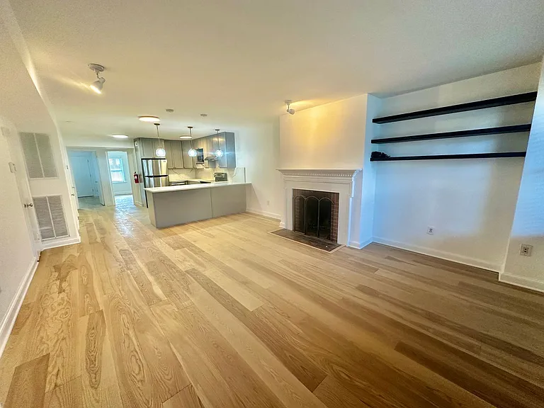 815 E St SE #1 — Photo 3