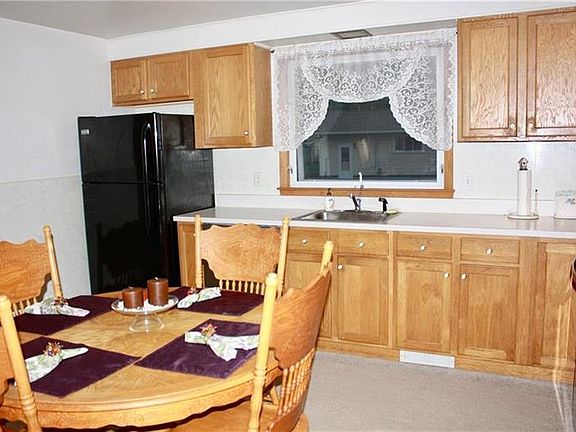 2nd image of 205 Dorothy St