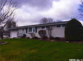 205 Peterson Dr, Camillus, NY 13031