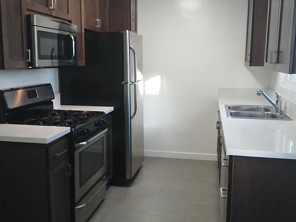 2nd image of 1218 N Laurel Avenue # Fl 2nd