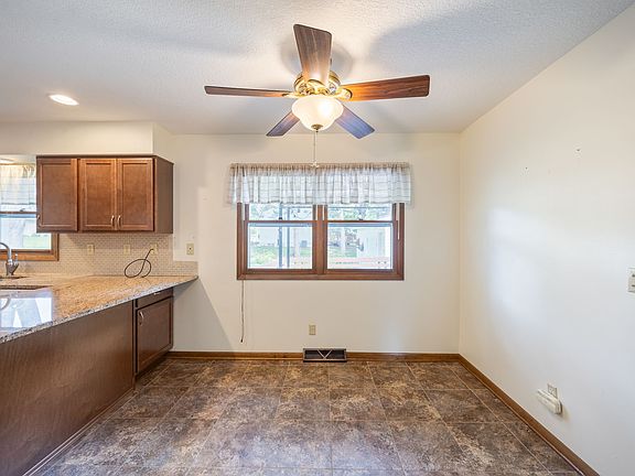 5th image of 4125 76th St