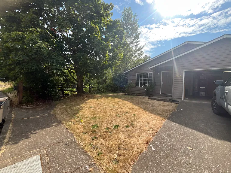 3169 SE Hathaway Dr — Photo 1