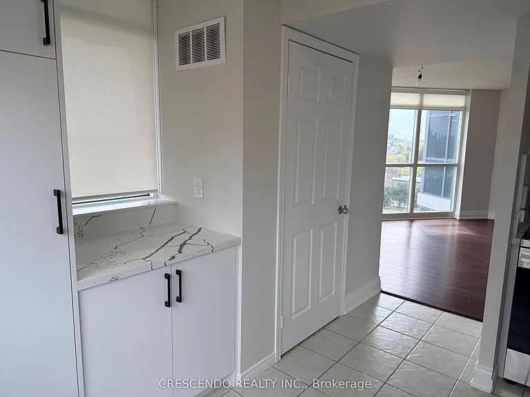 30 Harrison Garden Blvd #902 — Photo 10