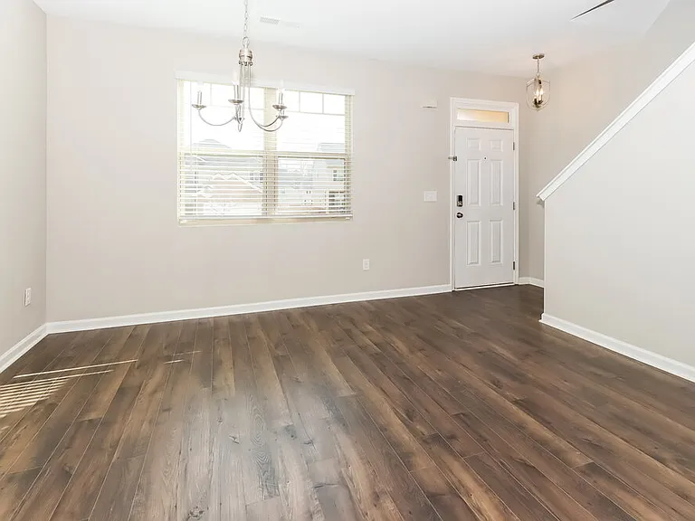 1544 Denver Way — Photo 5