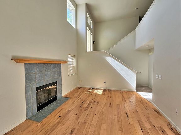4th image of 304 Wickenden St