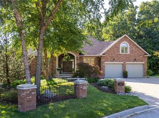 1285 Beaufort Dr, Burlington, ON L7P 4V9