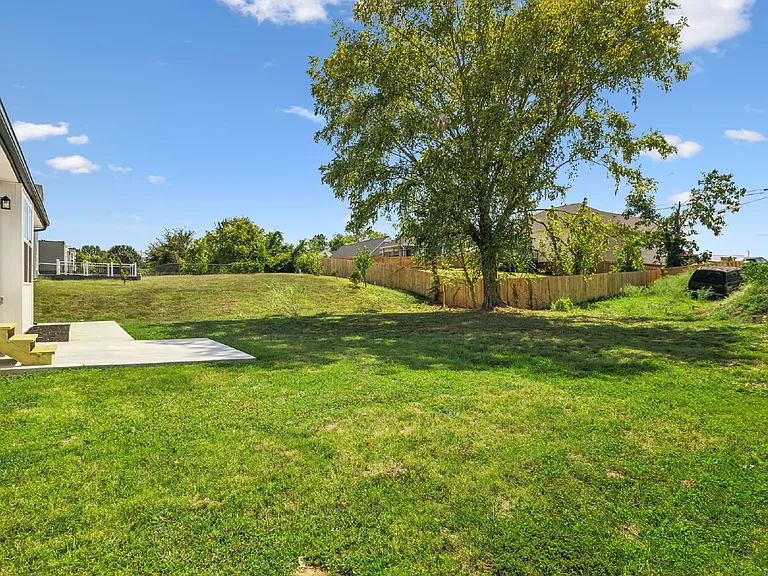 1824 Cottingham Ct — Photo 40