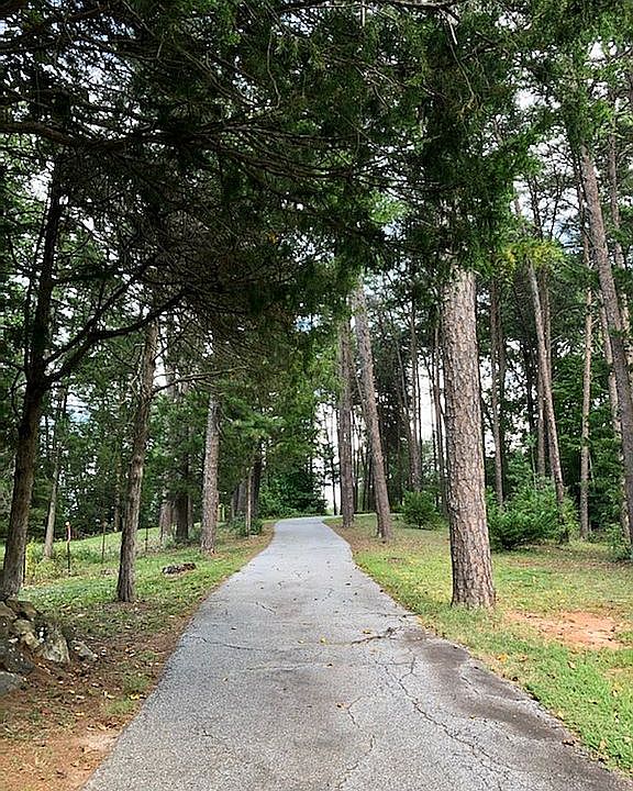 2nd image of 544 Keowee School Rd
