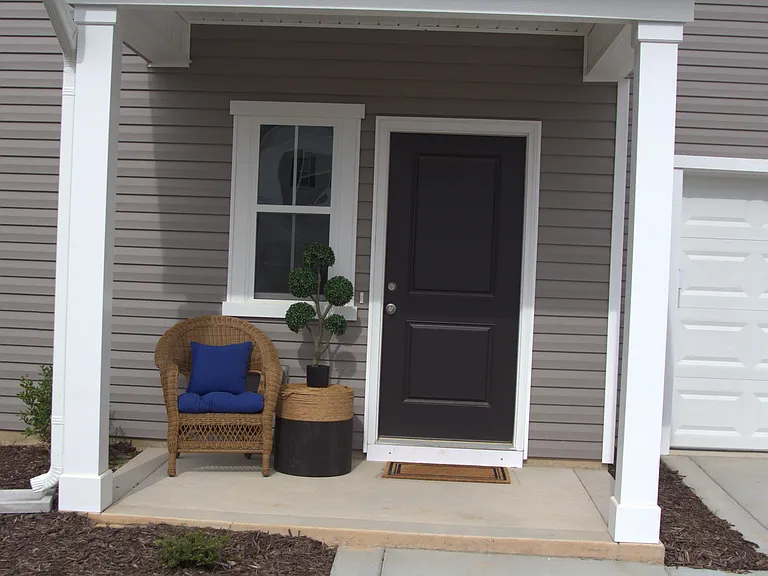 654 Melbourne Dr — Photo 3