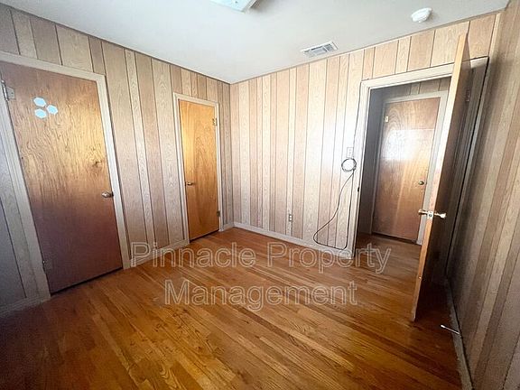 5th image of 119 Clayton St