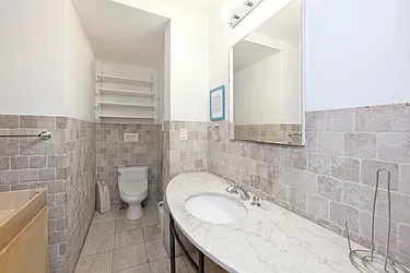 Rented by R New York