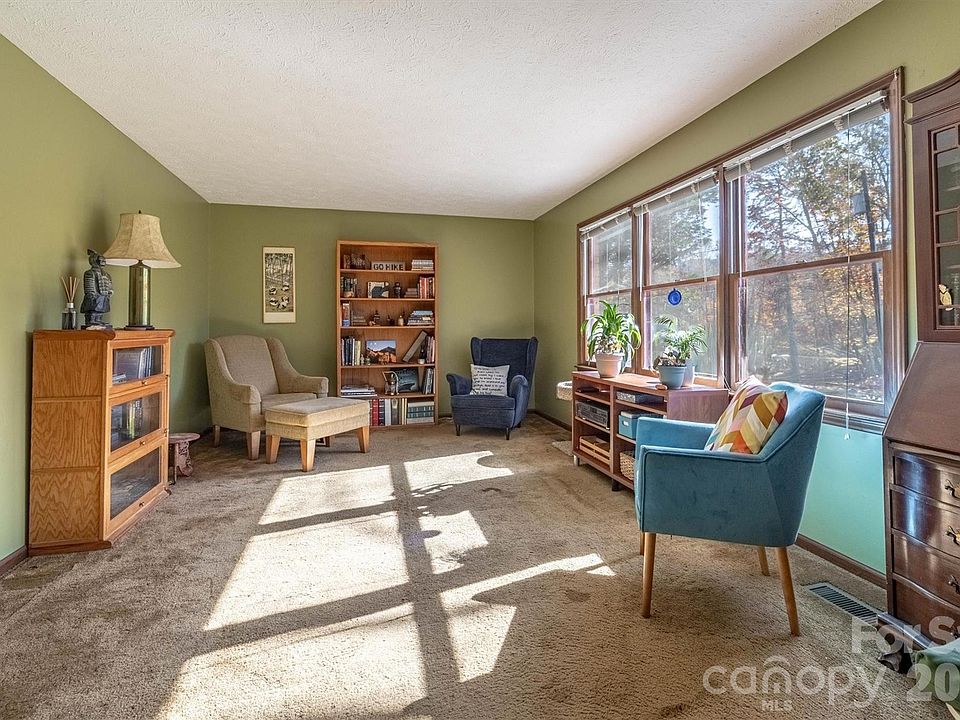 1st image of 2949 Woodwind Dr