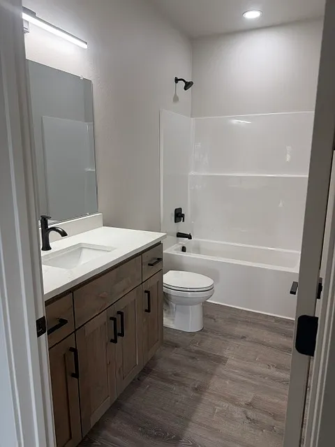 3 bed, 1450 sqft, $2,500 — Photo 4