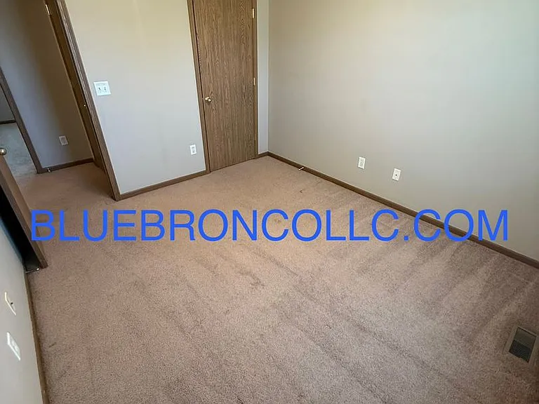621 Willow Ln — Photo 9
