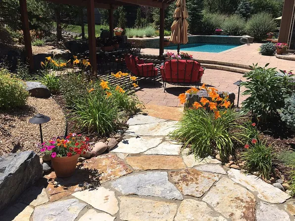 9550 S Silent Hills Dr, Lone Tree, CO 80124
