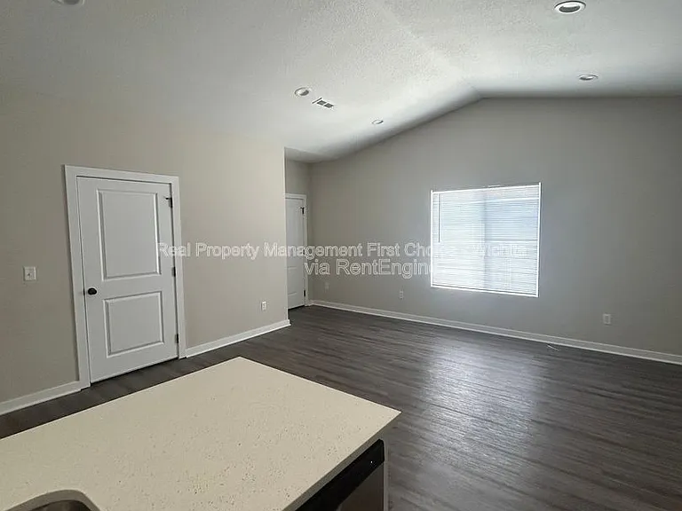 1736 E Decarsky Ct — Photo 11