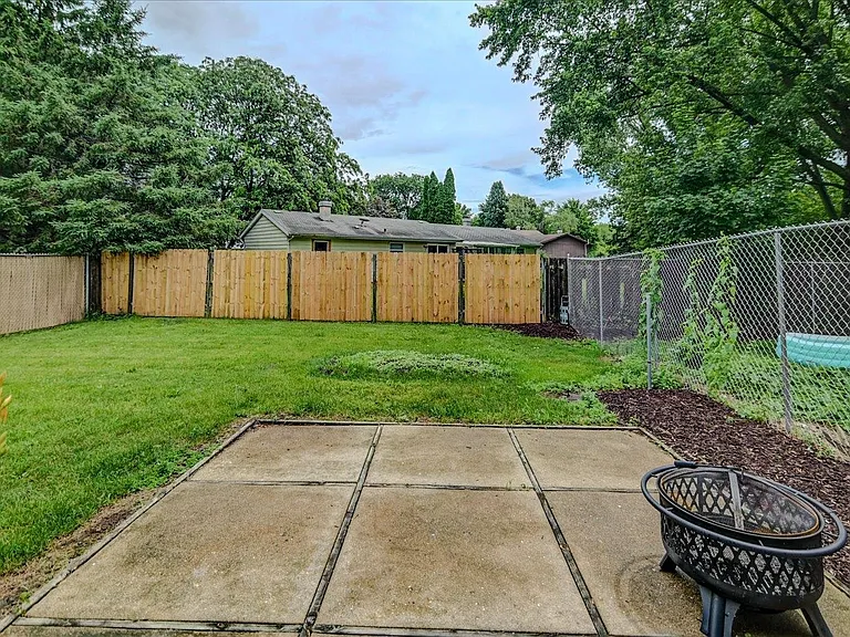2305 McKenna Blvd — Photo 15