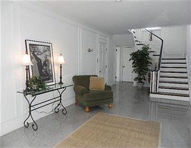 3rd image of 13834 Lake Ave