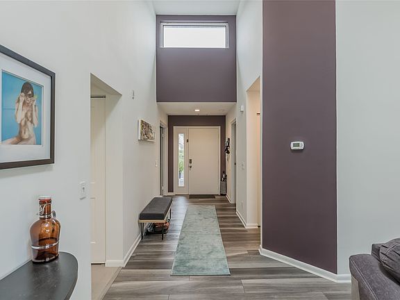 2nd image of 28 Vista Dr #28
