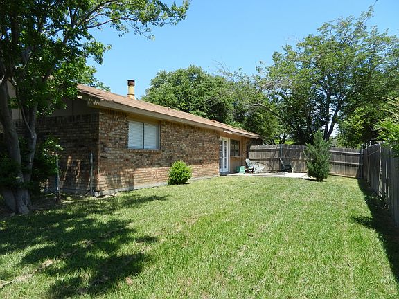 2nd image of 1404 Whitehall Dr