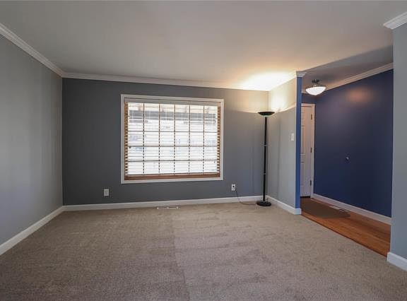 3rd image of 11890 Rollingsford Dr