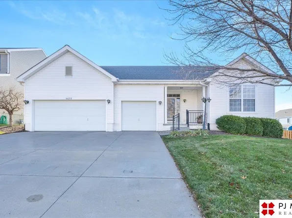 16213 S St, Omaha, NE 68135
