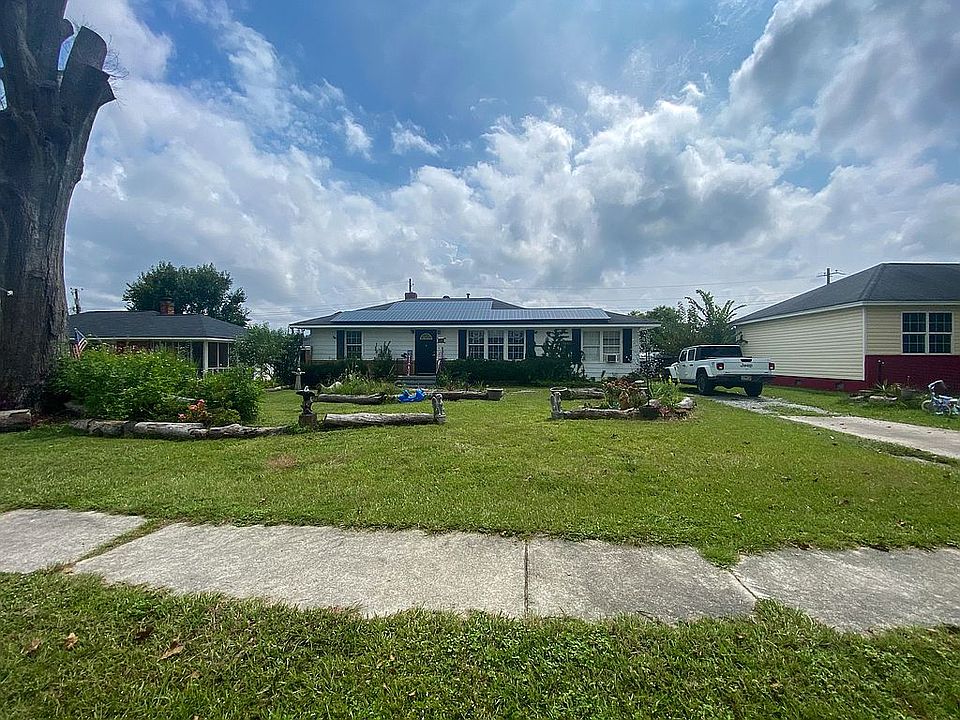 Front yard/house
