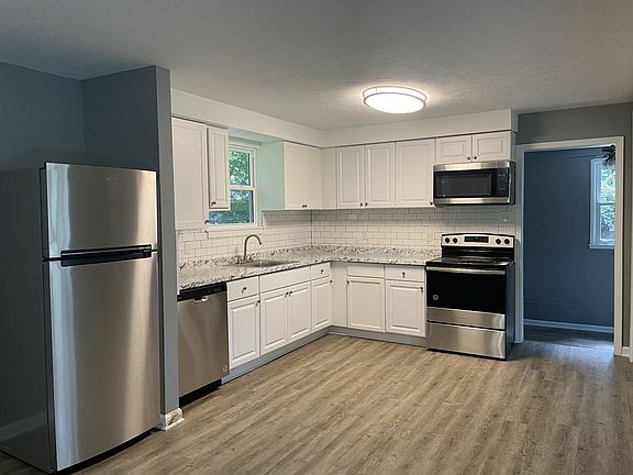 4th image of 234 Downer Dr