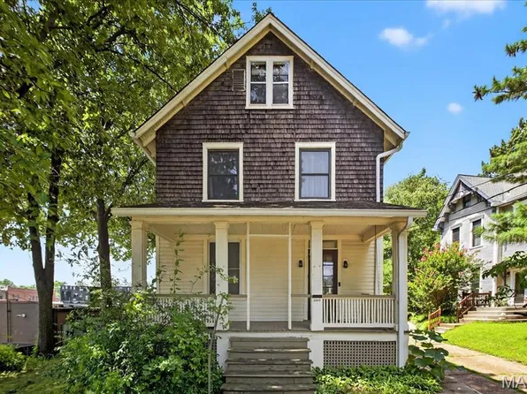 2643 Roseland Ter, Saint Louis, MO 63143