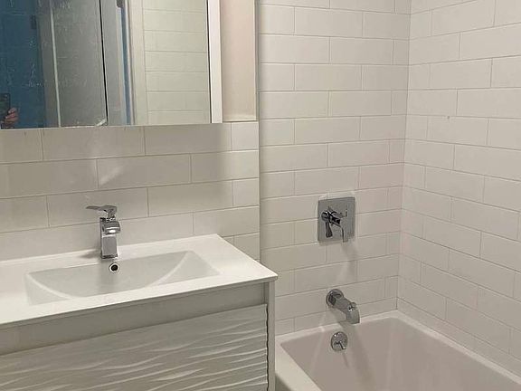 3rd image of 1244 Putnam Ave APT 2