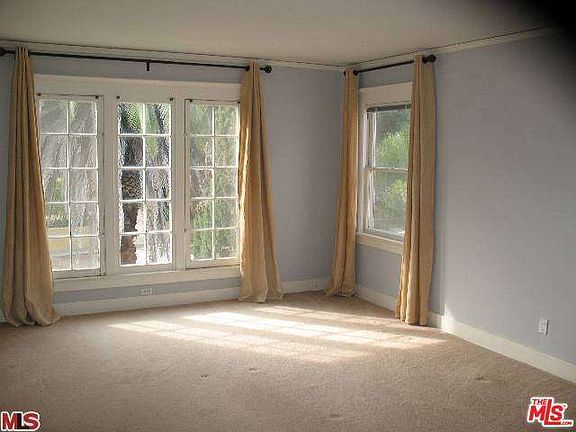 4th image of 628 N Beachwood Dr