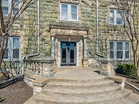 2nd image of 1118 Poplar Ave APT 7