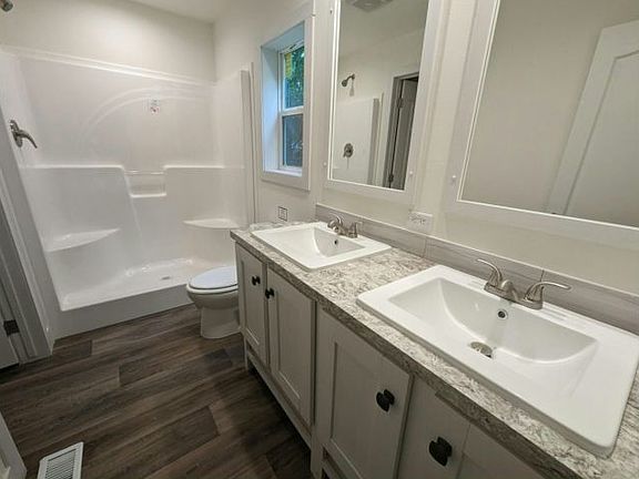 3rd image of 315 Hilton Dr #238