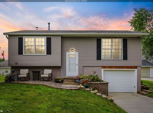 206 Main St, Grinnell, IA 50112