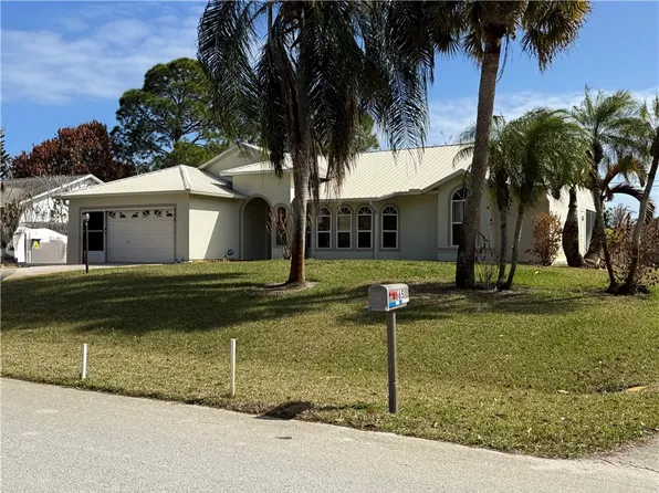 686 Caravan Ter, Sebastian, FL 32958