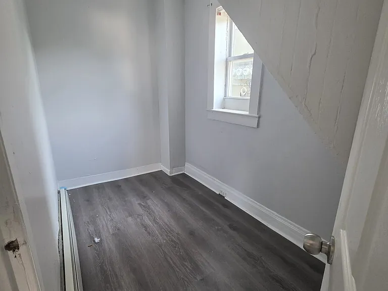 12 Edmund Pl #1 — Photo 2
