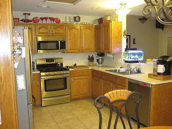 2nd image of 3731 Oakdale Dr