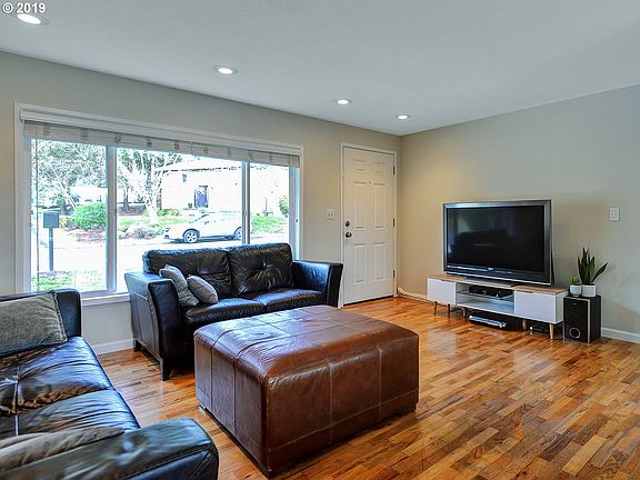 4th image of 11780 SW Burlcrest Dr