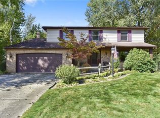 6800 Paula Dr, Middleburg Heights, OH