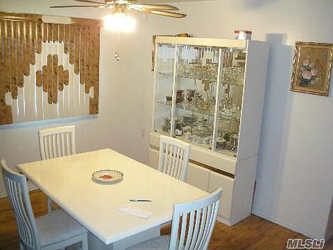 5th image of 138-39 Carson St