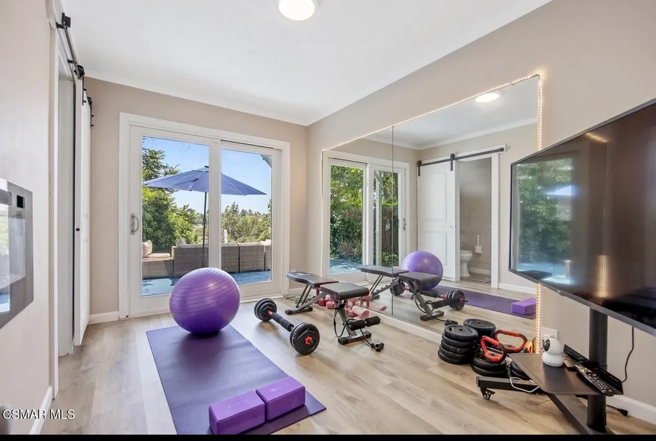 2 bed, 930 sqft, $3,200 — Photo 4