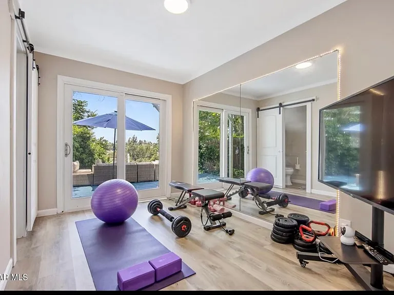 593 Benson Way — Photo 4